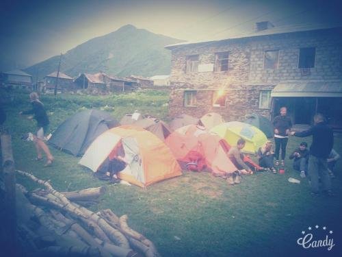 Ушгули: Chvibiani Guesthouse & Bar
