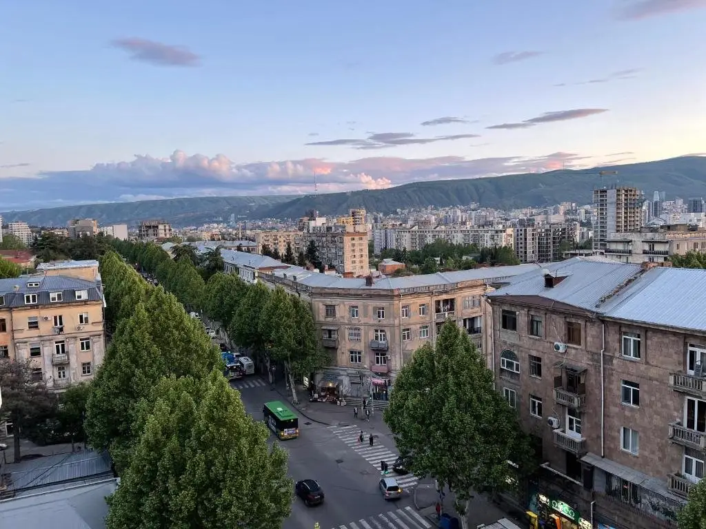 Тбилиси: Two Bedroom Apartment In Tbilisi