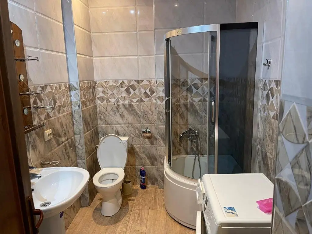 Тбилиси: Two Bedroom Apartment In Tbilisi