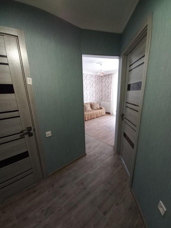Тбилиси: The Yellow Brick Apartment