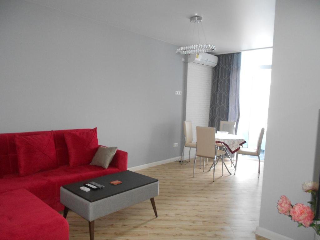 Батуми: Pirosmani Apartment 79A