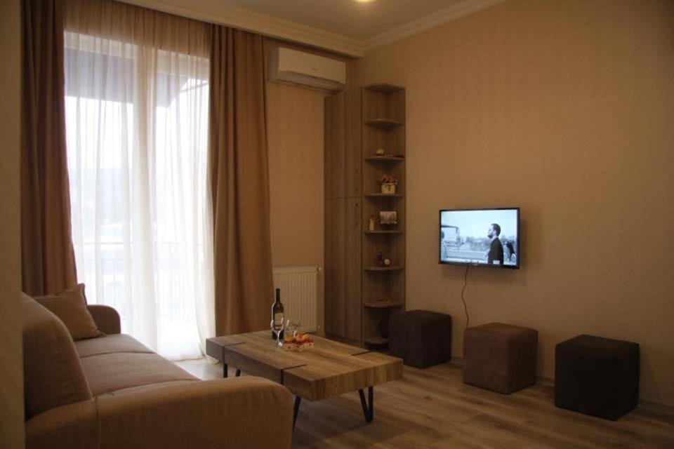 Тбилиси: 3 Ana Politkovskaia Street, Jikia House
