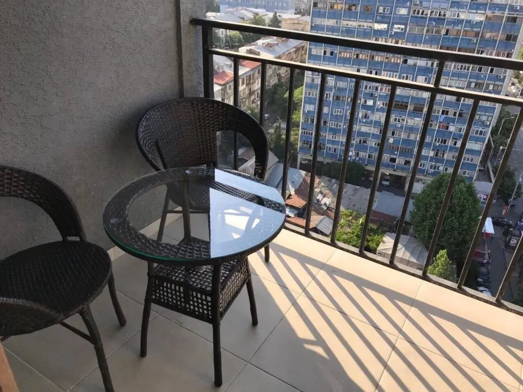 Тбилиси: 80 Merab Kostava Street saakadze tower