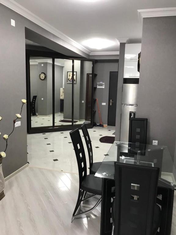Тбилиси: 80 Merab Kostava Street saakadze tower