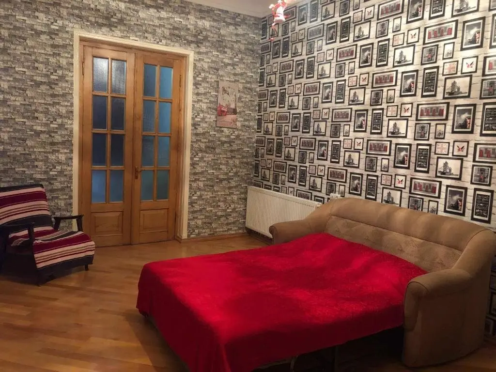 Тбилиси: 147 Davit Aghmashenebeli Avenue