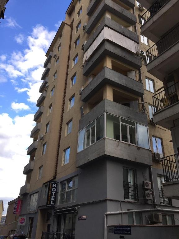 Тбилиси: Zhiuli Shartava Street 41