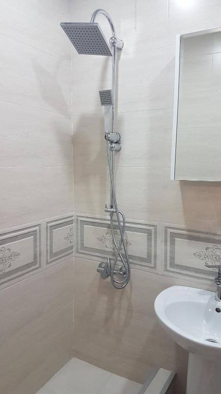 Тбилиси: 46-50 Merab Kostava Street Apartment