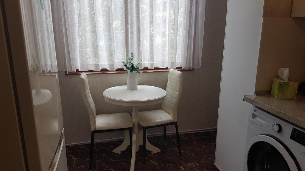 Тбилиси: 46-50 Merab Kostava Street Apartment