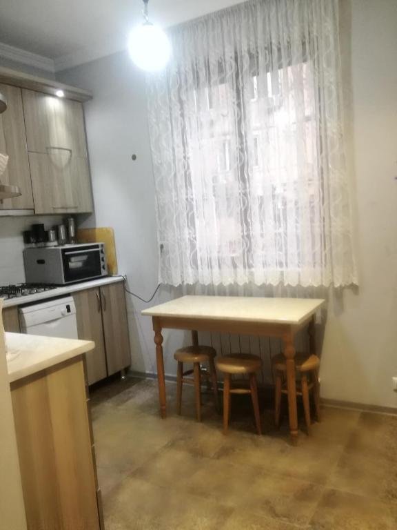 Батуми: Vacation Home On 26'Th May Str, Fl 2