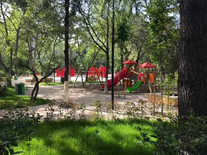 Тбилиси: 29a Kazbegi Avenue Apartment