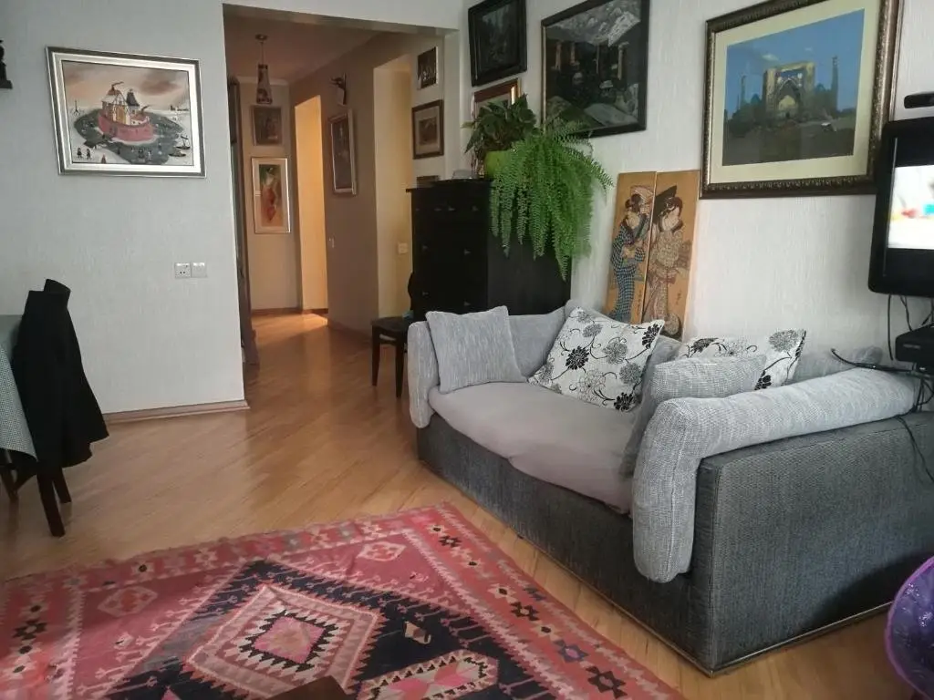 Тбилиси: 29a Kazbegi Avenue Apartment