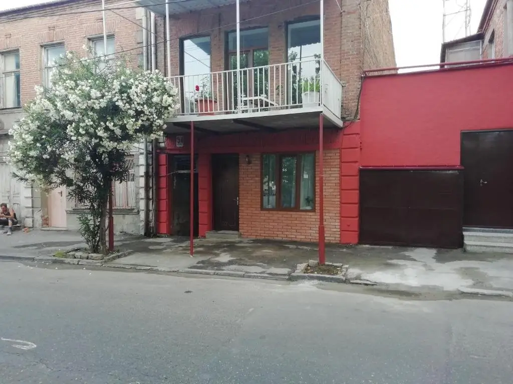 Кутаиси: 54 Tsereteli Street Home