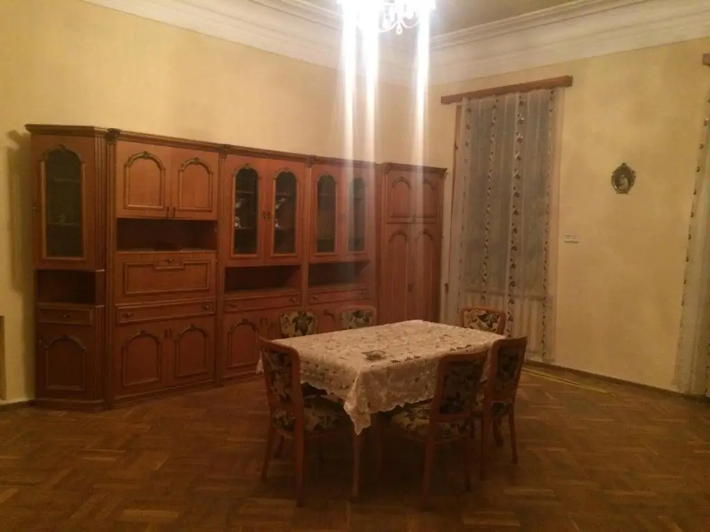 Кутаиси: Tamar Mepe Str. #35