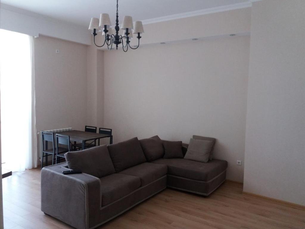 Тбилиси: 33 Irakli Abashidze Street vake