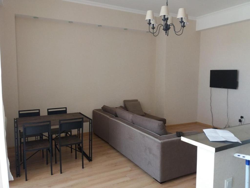 Тбилиси: 33 Irakli Abashidze Street vake