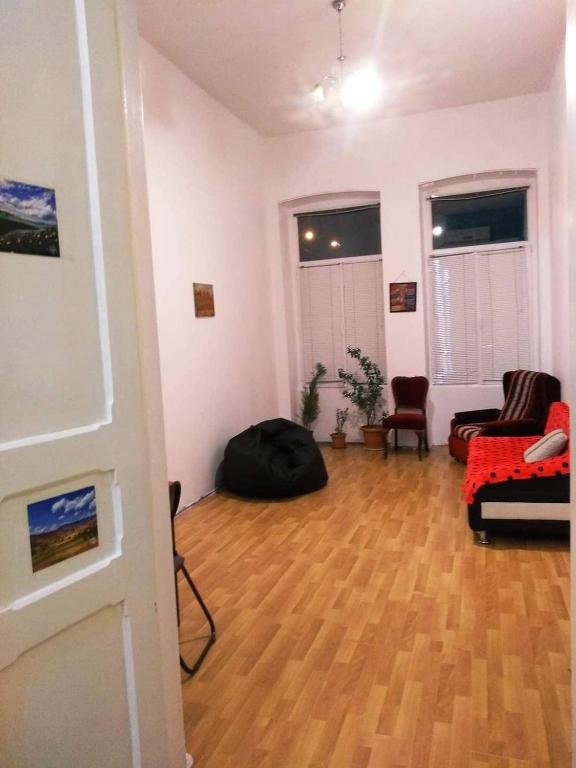 Тбилиси: 12 General Kvinitadze Street
