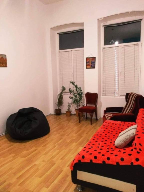 Тбилиси: 12 General Kvinitadze Street