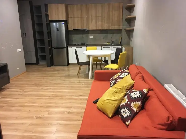 Тбилиси: 60 sq.m apartment