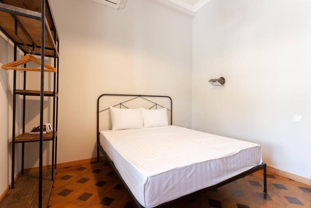 Тбилиси: Wehost Apartments Near Fabrika