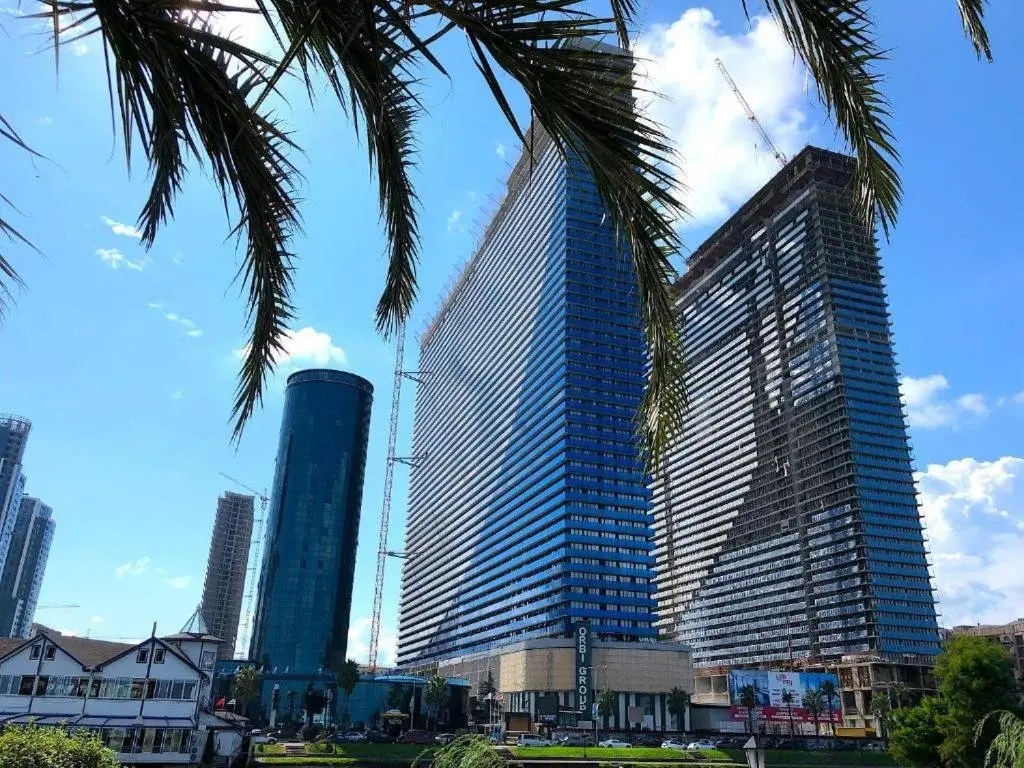 Батуми: 32 Floor Plus