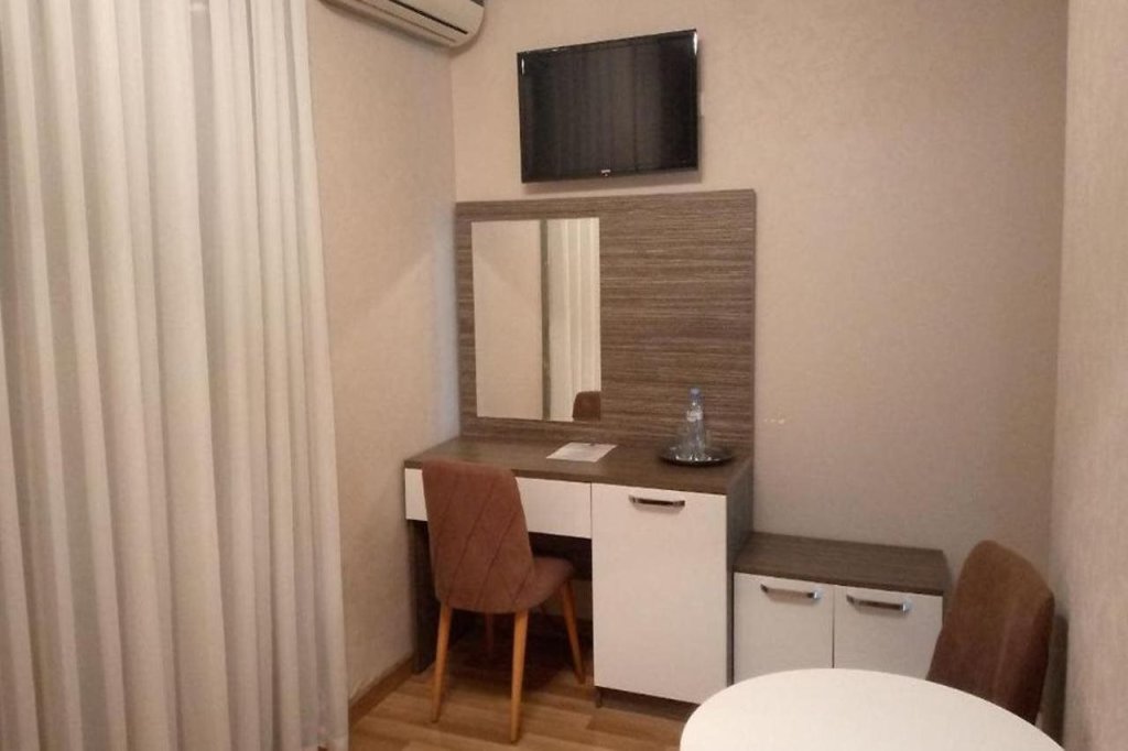 Батуми: Connect Hotel Bar and Terrace