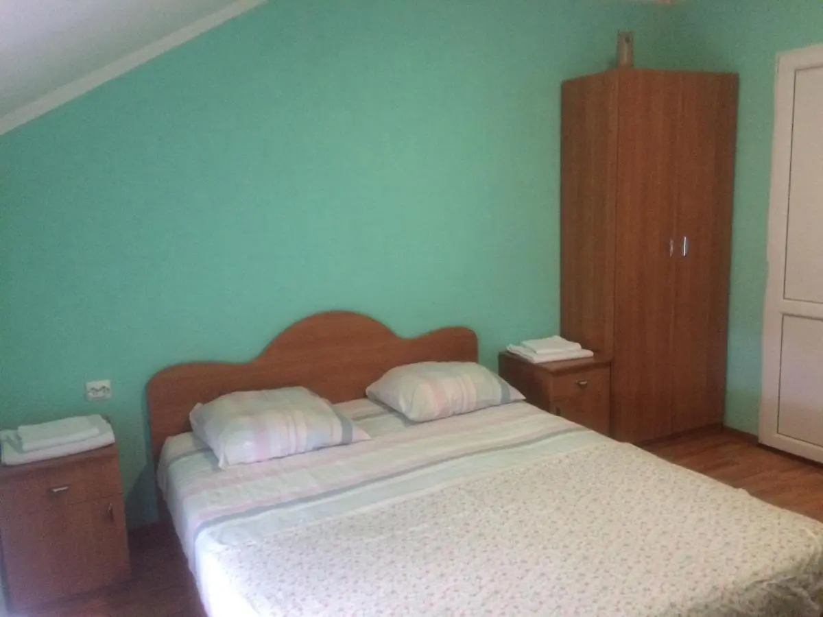 Волгоград: Hotel na Nezhdanovoy 13