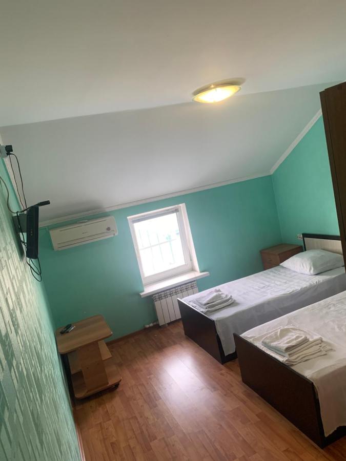 Волгоград: Hotel na Nezhdanovoy 13