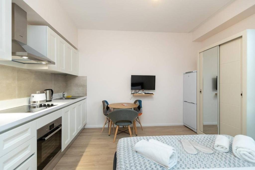 Тбилиси: Wehost Apartment On Chavchavadze Avenue