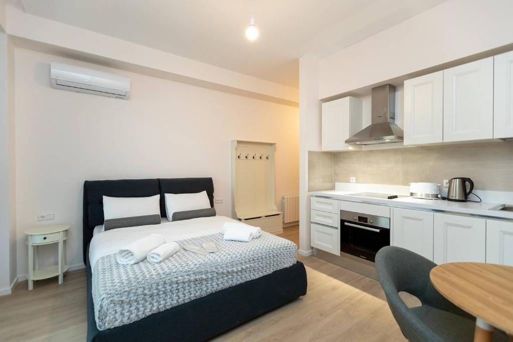 Тбилиси: Wehost Apartment On Chavchavadze Avenue