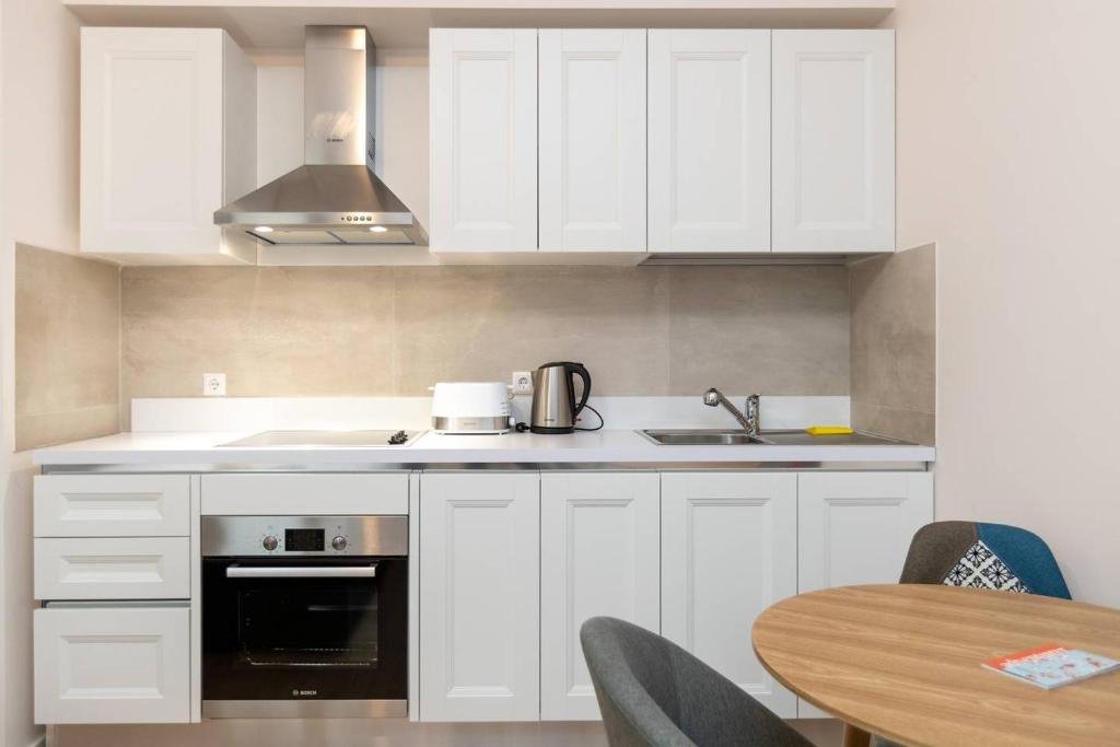 Тбилиси: Wehost Apartment On Chavchavadze Avenue