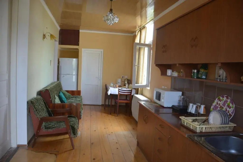 Кутаиси: Friends House in QD