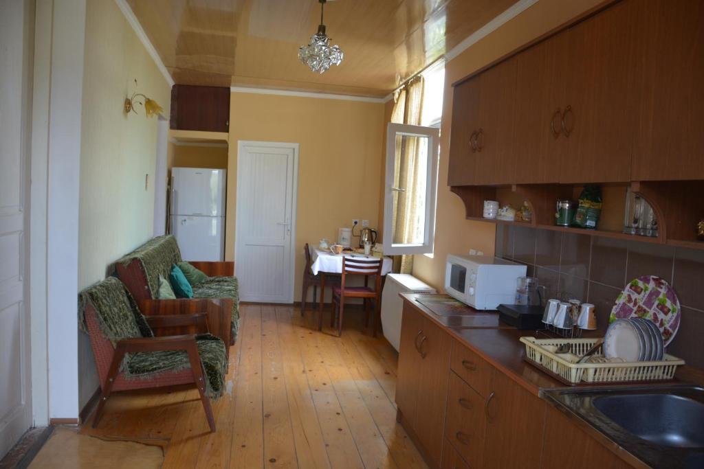 Кутаиси: Friends House in QD