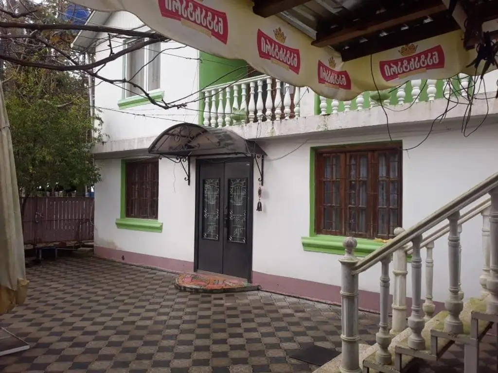 Уреки: Guest house on Devyatnadtsataya