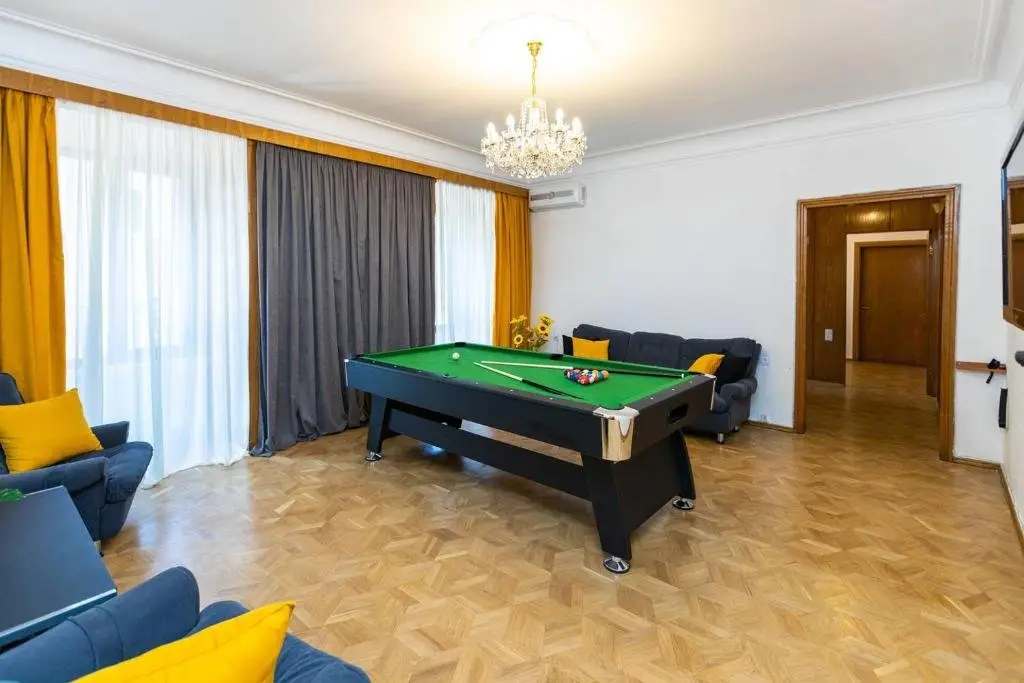 Тбилиси: Wehost City Center Billiard Apartment