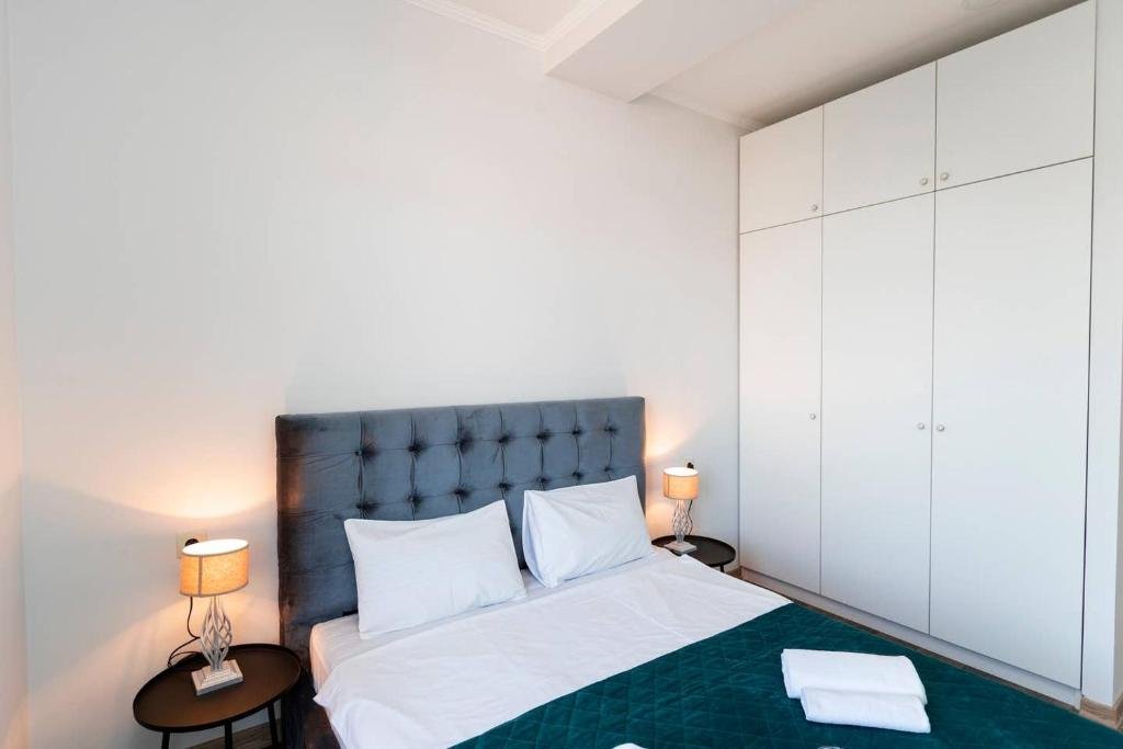 Тбилиси: Wehost Apartment in the Heart of Tbilisi
