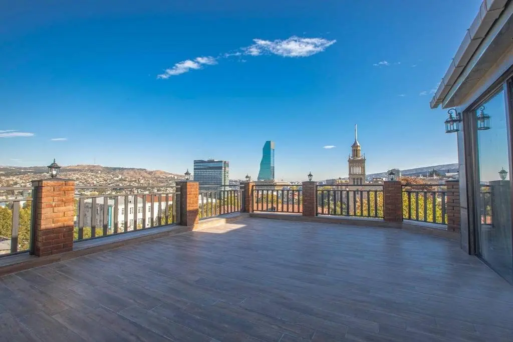 Тбилиси: Wehost Apartment in the City Center