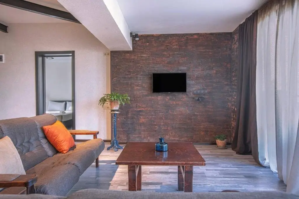 Тбилиси: Wehost Apartment in the City Center