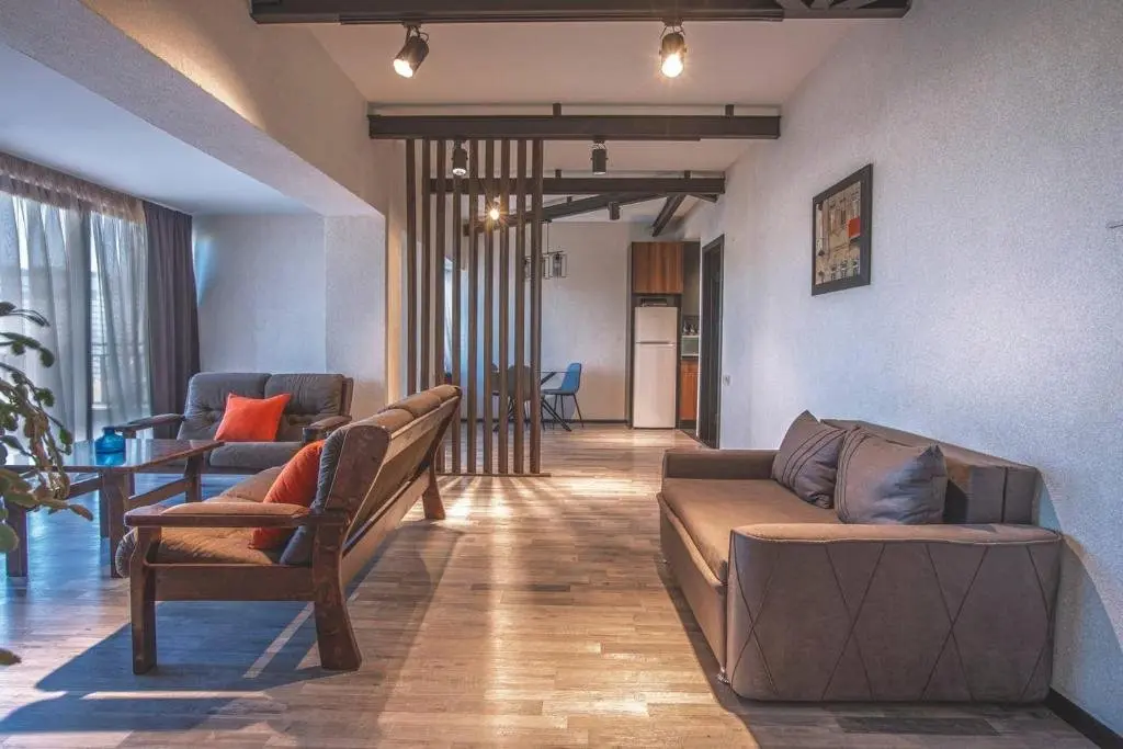 Тбилиси: Wehost Apartment in the City Center