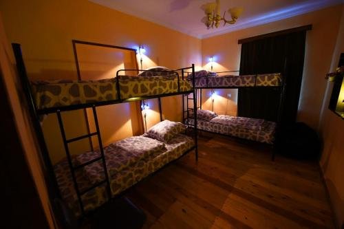Тбилиси: Tiflis Rooms