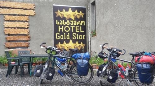 Кварели: Gold Star