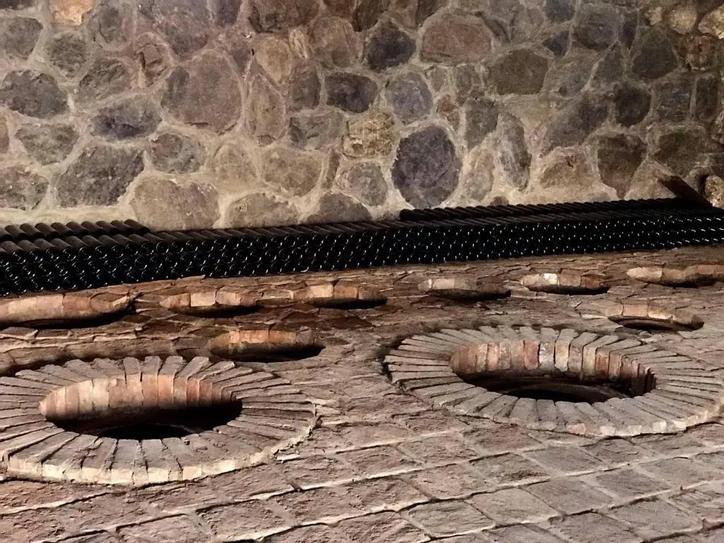 Кварели: Barnavela Hotel  Wine cellar