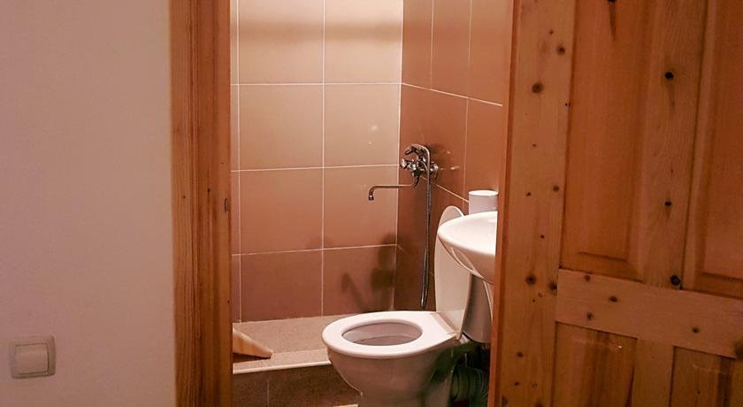Кварели: Family hotel