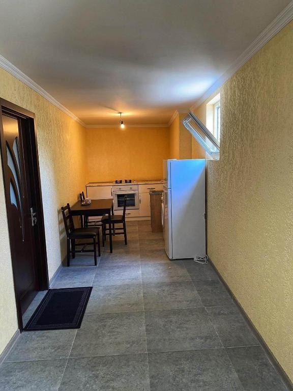 Кварели: Guest House