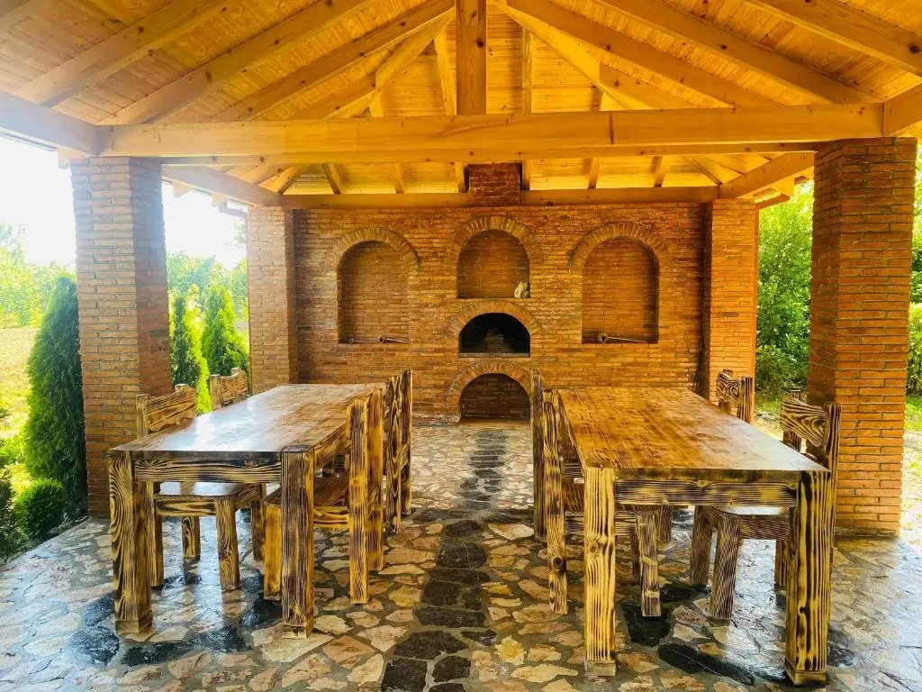 Мартвили: Guesthouse Kamelia