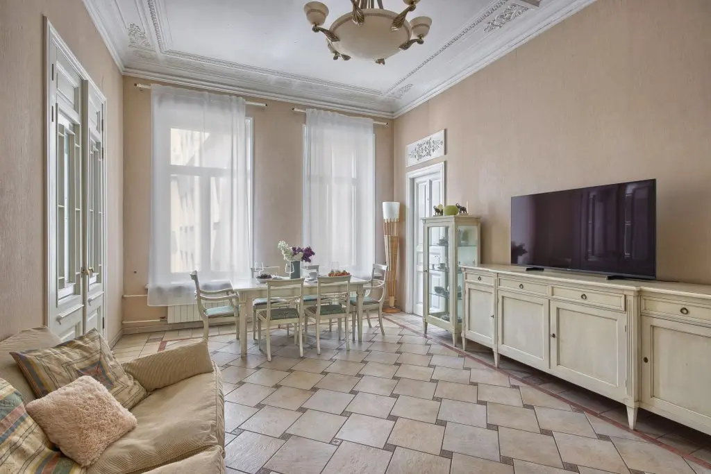 Санкт-Петербург: Апартаменты MyHomeYourHome на Зверинской 42
