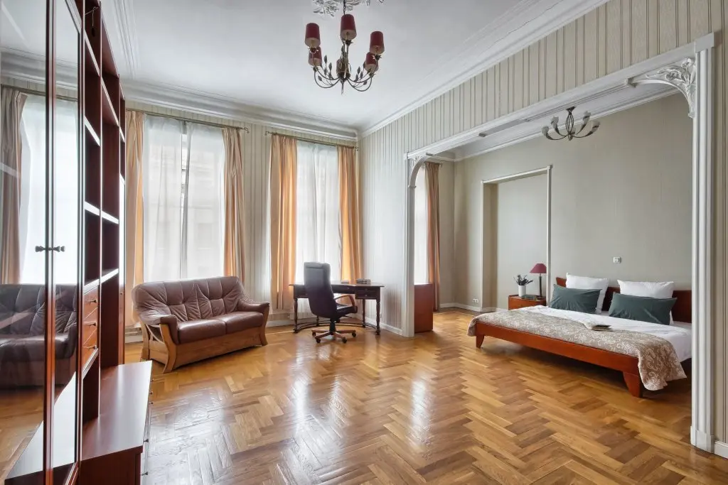 Санкт-Петербург: Апартаменты MyHomeYourHome на Зверинской 42