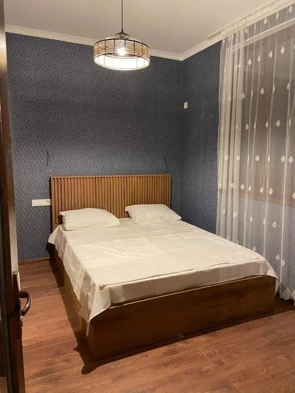 Цинандали: LADMARIS Tsinandali