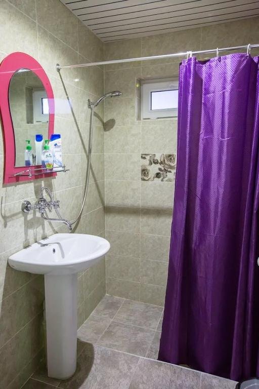 Степанцминда: Guest House Diana