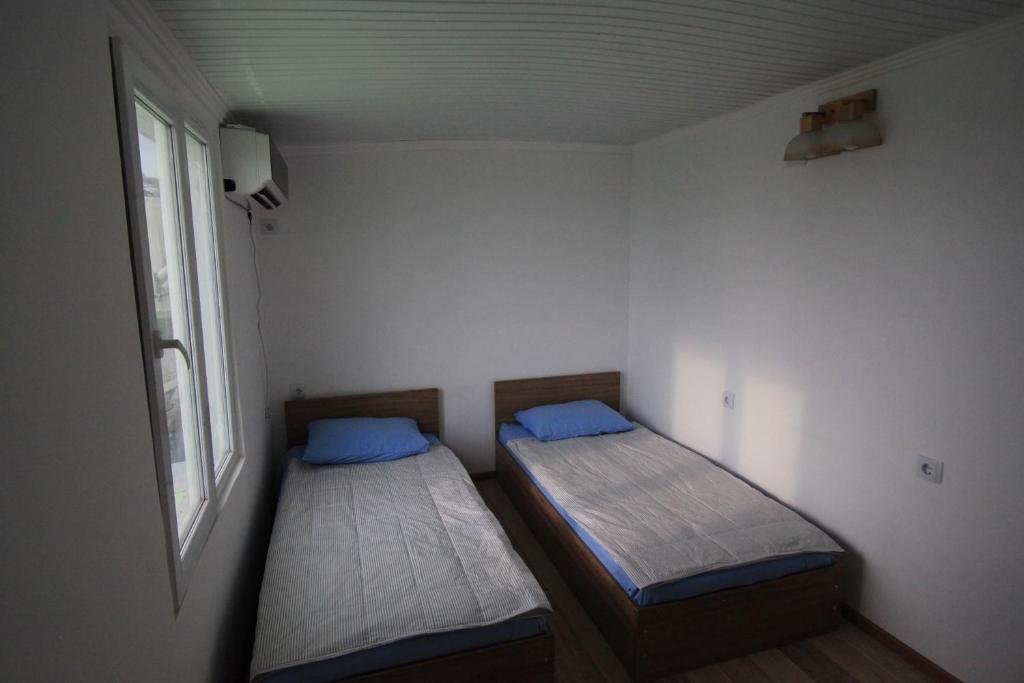 Букнари: Hitas house