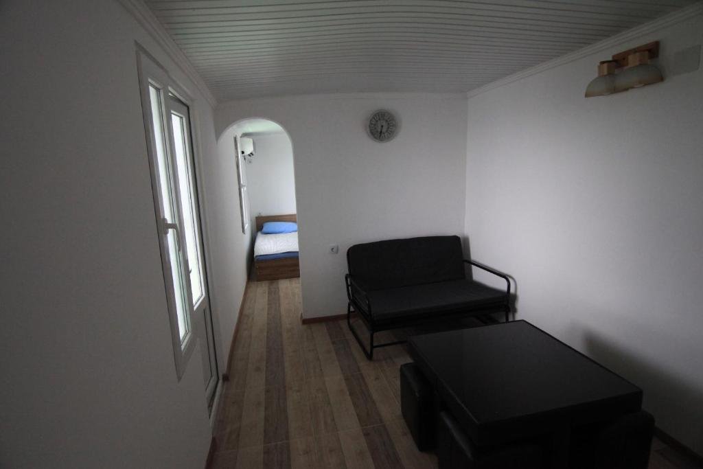 Букнари: Hitas house